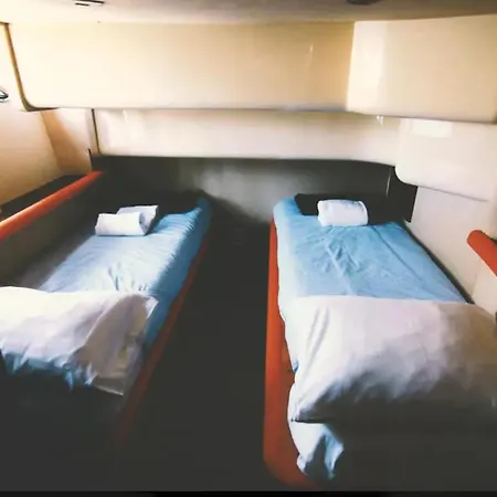 Night On Board - 2 + 2 Wc + Wifi + Tv *
